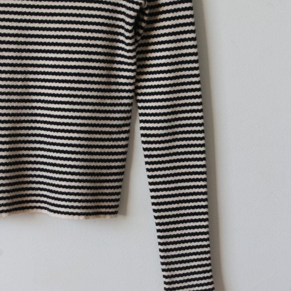 SOLD / Hand Embroidered 'Love That For You' Wool Blend Turtleneck XS - Picture 6 of 6